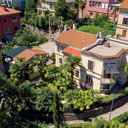 Ola Ii Luxury